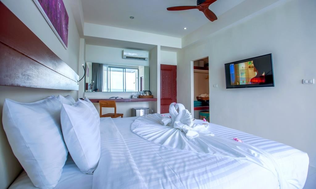 rooms-pool-access-oceanfront