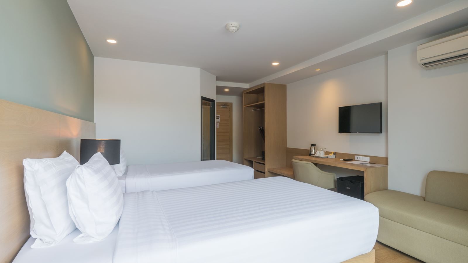 rooms-deluxe-twin-bed