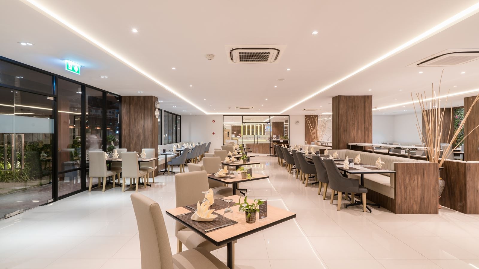 restaurants-the-square-restaurant