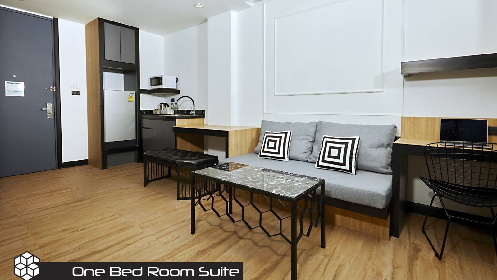 rooms-one-bed-room-suite