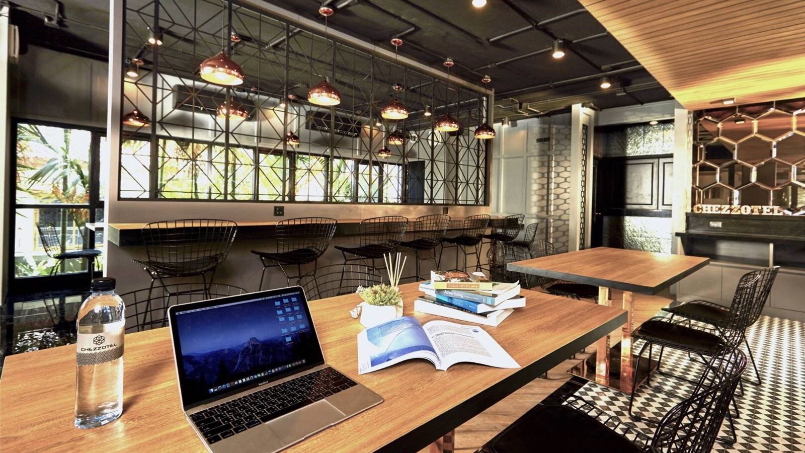 restaurants-dining-restaurant