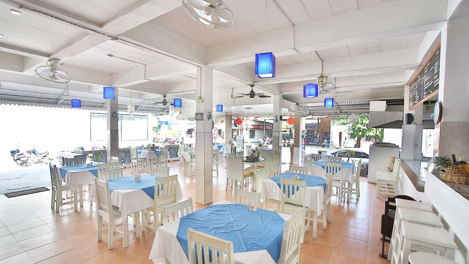 restaurants-lotus-cafe-restaurant