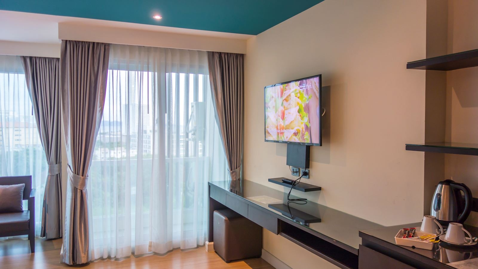 rooms-deluxe-city-view