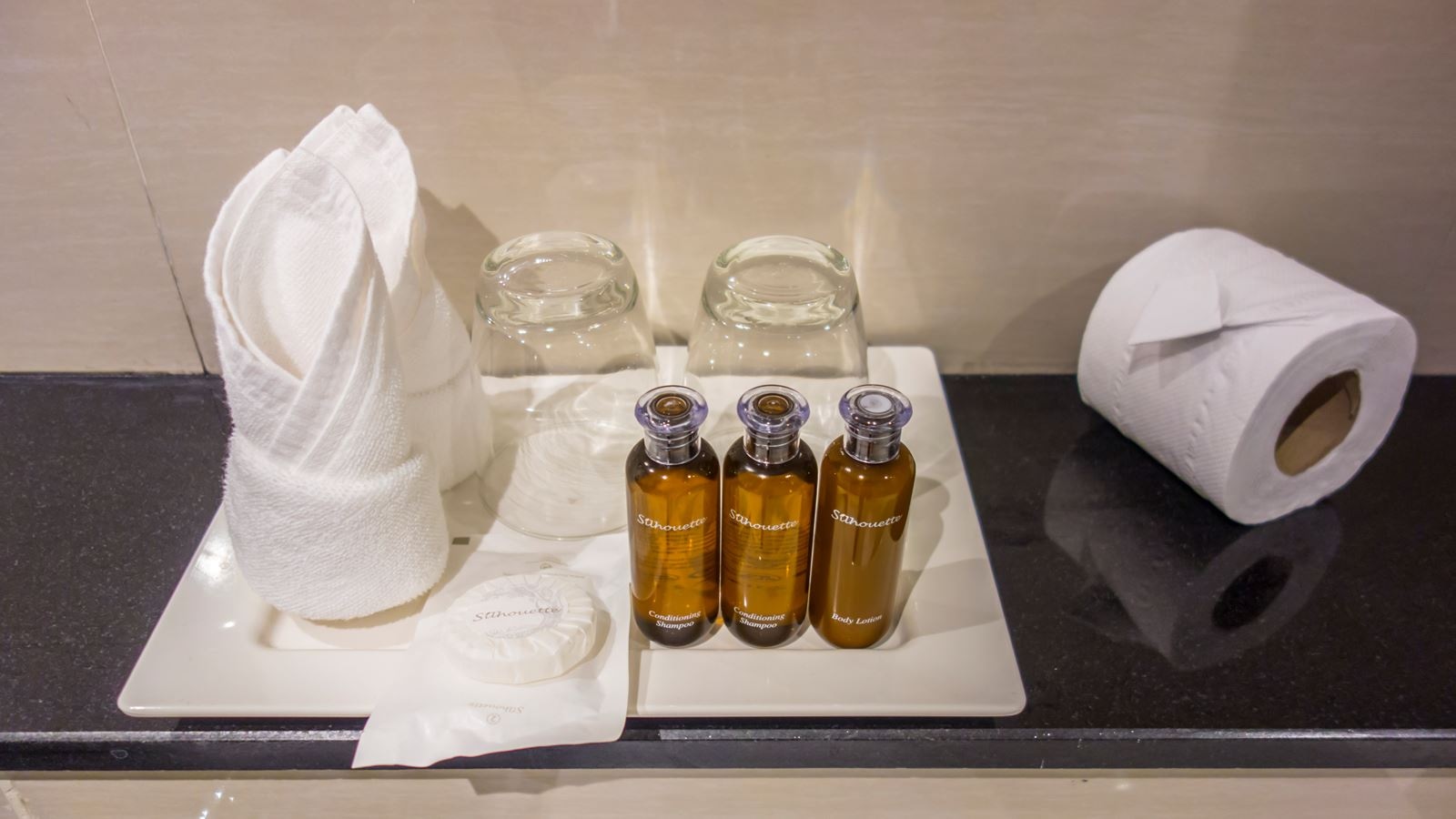 rooms-deluxe-city-view