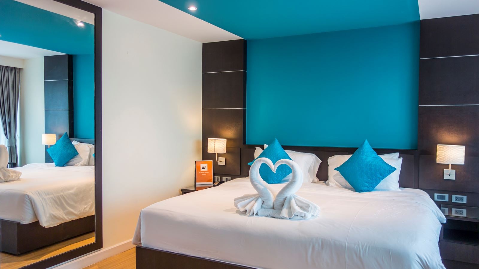 rooms-deluxe-city-view