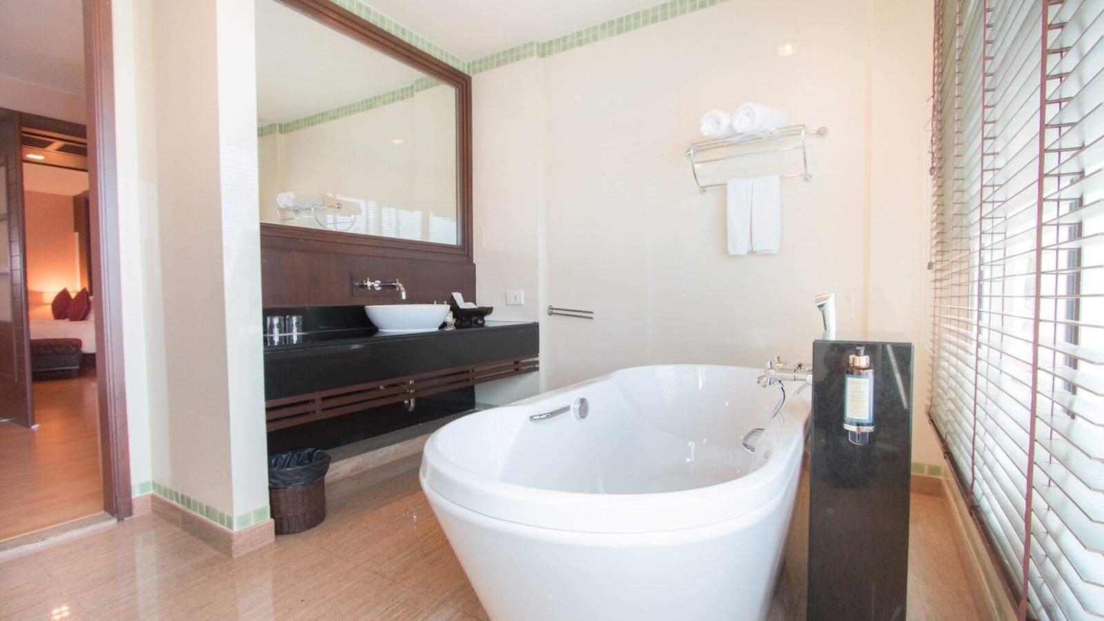 rooms-executive-suite