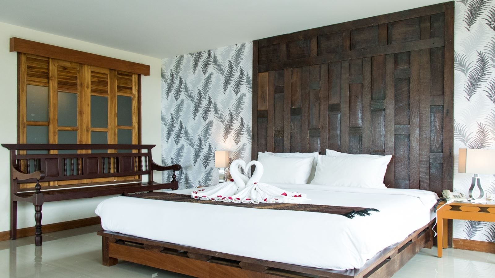 rooms-executive-suite