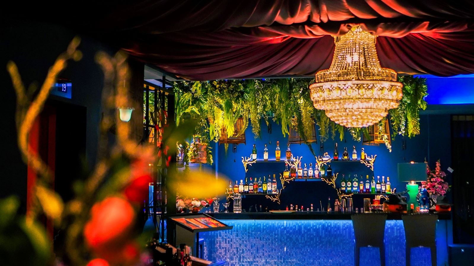 restaurants-twist-rooftop-restaurant--bar