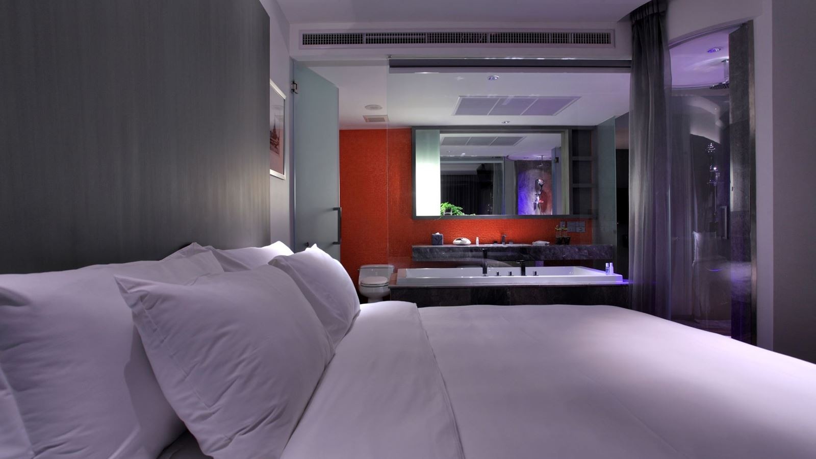 rooms-full-spectrum-suite