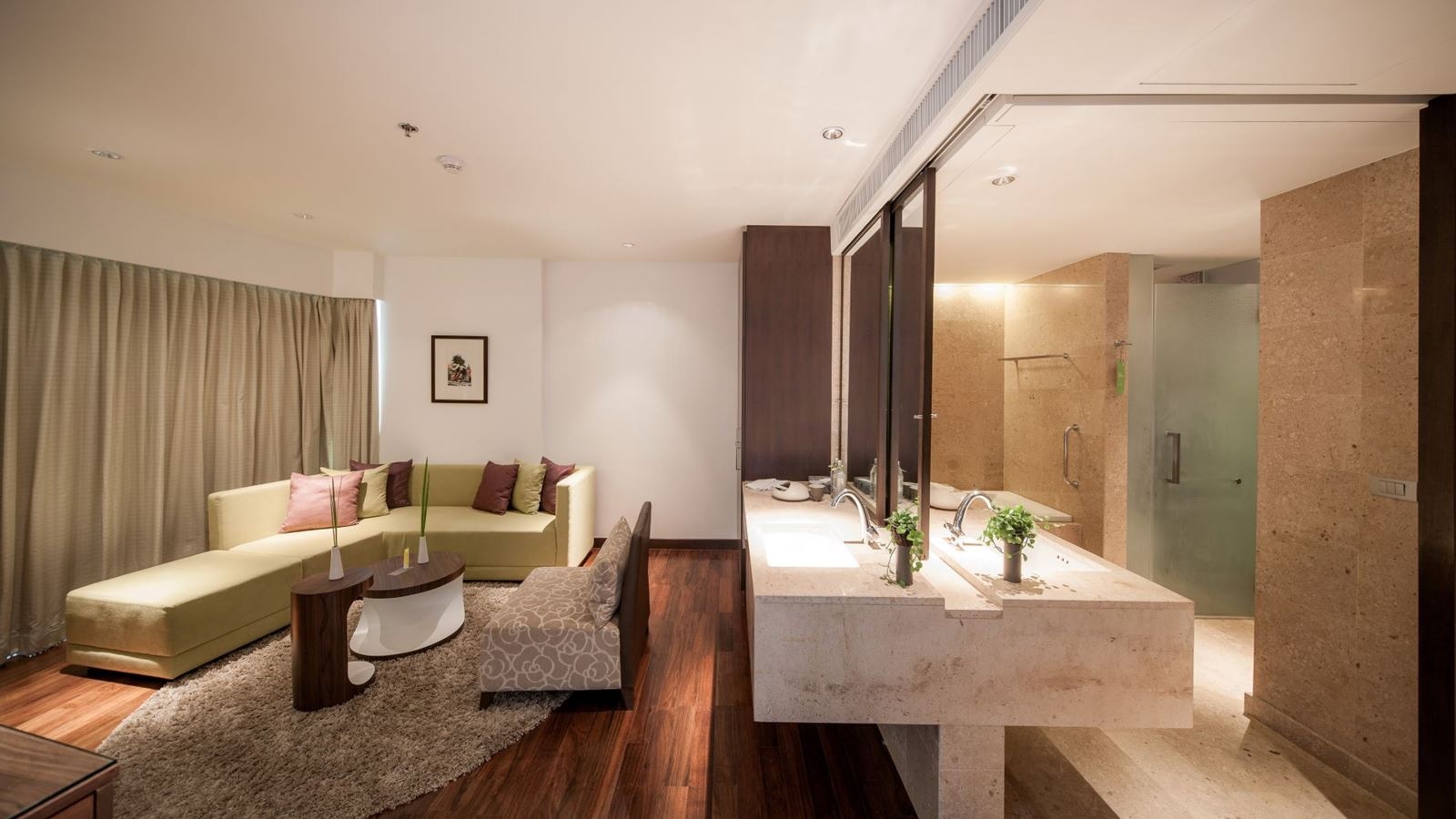 rooms-triple-luxe-suite