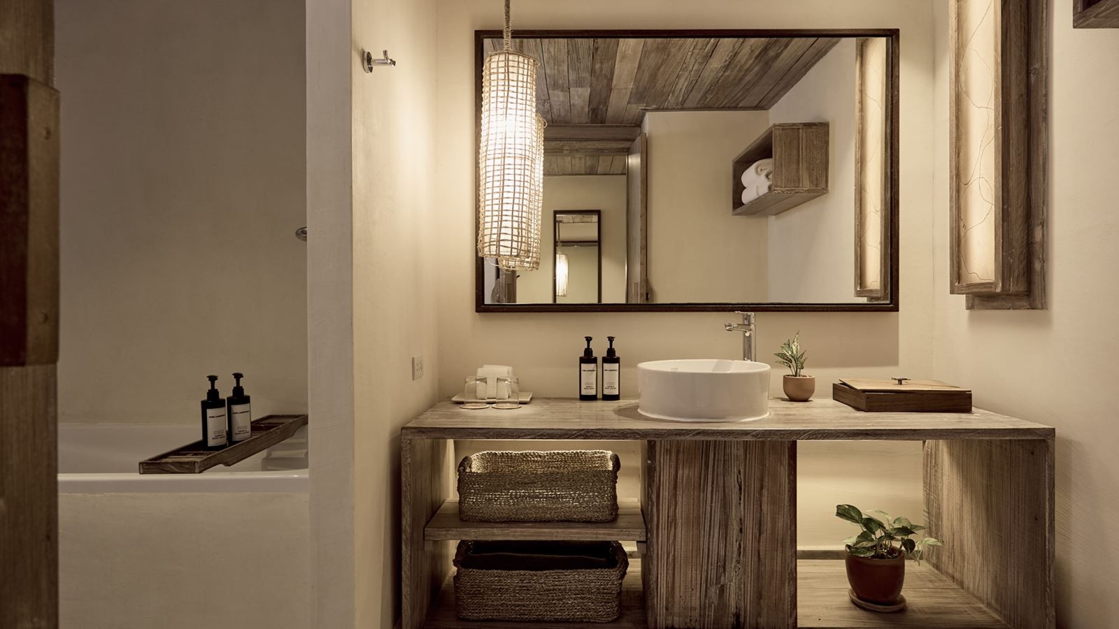 rooms-premium-pool-view