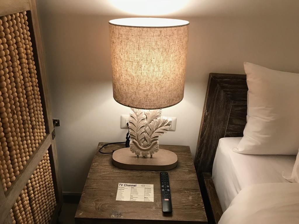 rooms-deluxe-pool-access