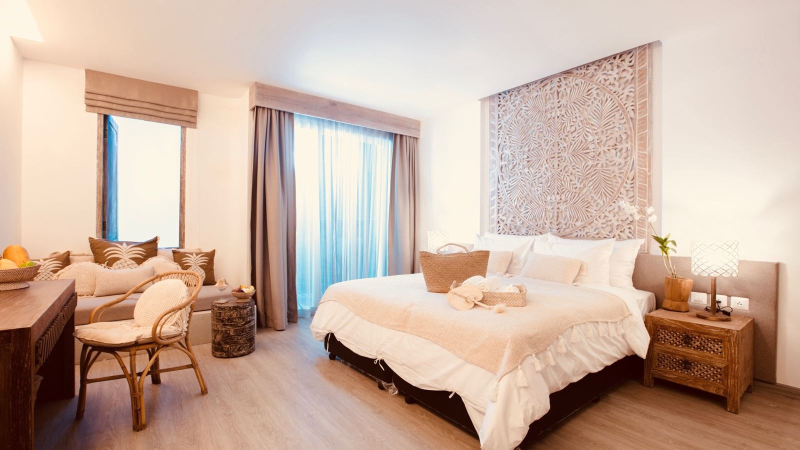 rooms-grand-deluxe-lagoon-pool-view