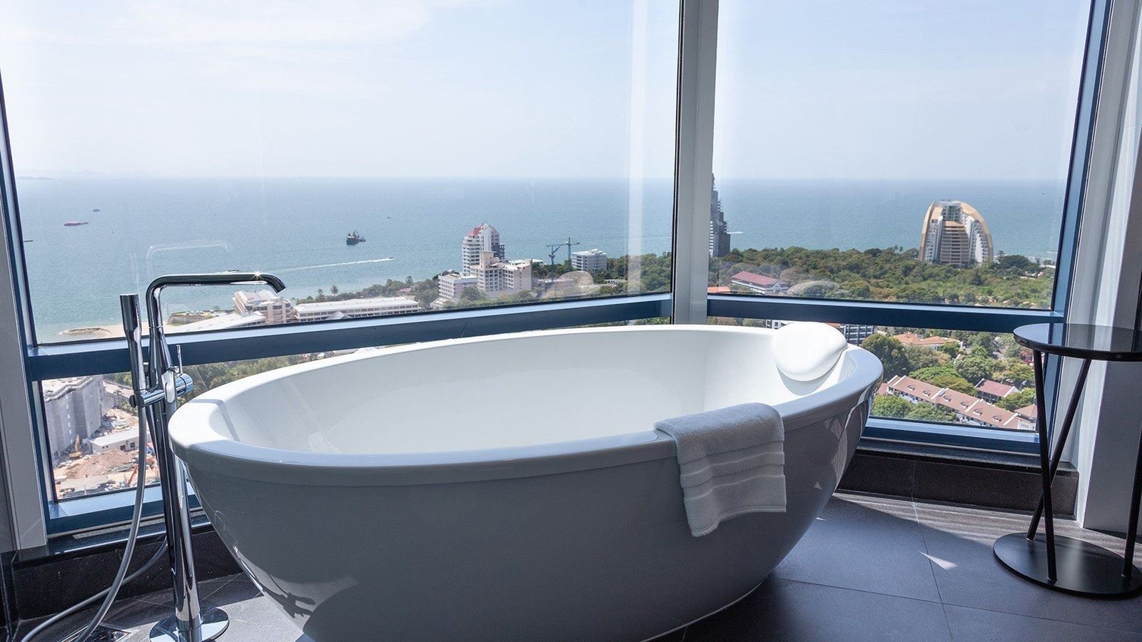 rooms-two-bedroom-panoramic-seaview