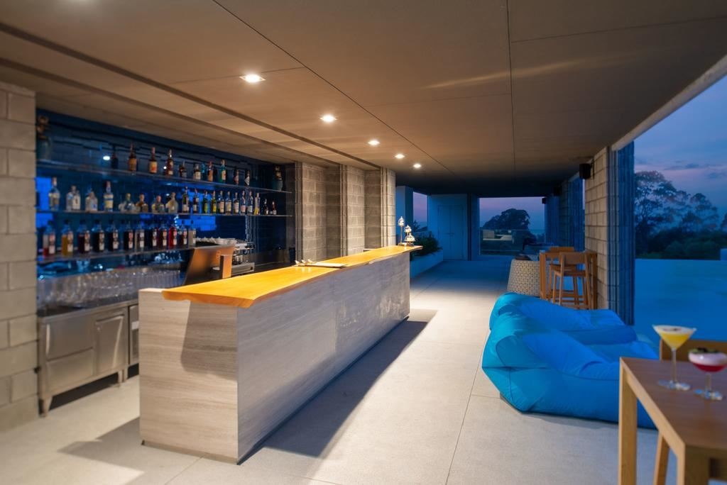 bars-chili-blue-pool-bar