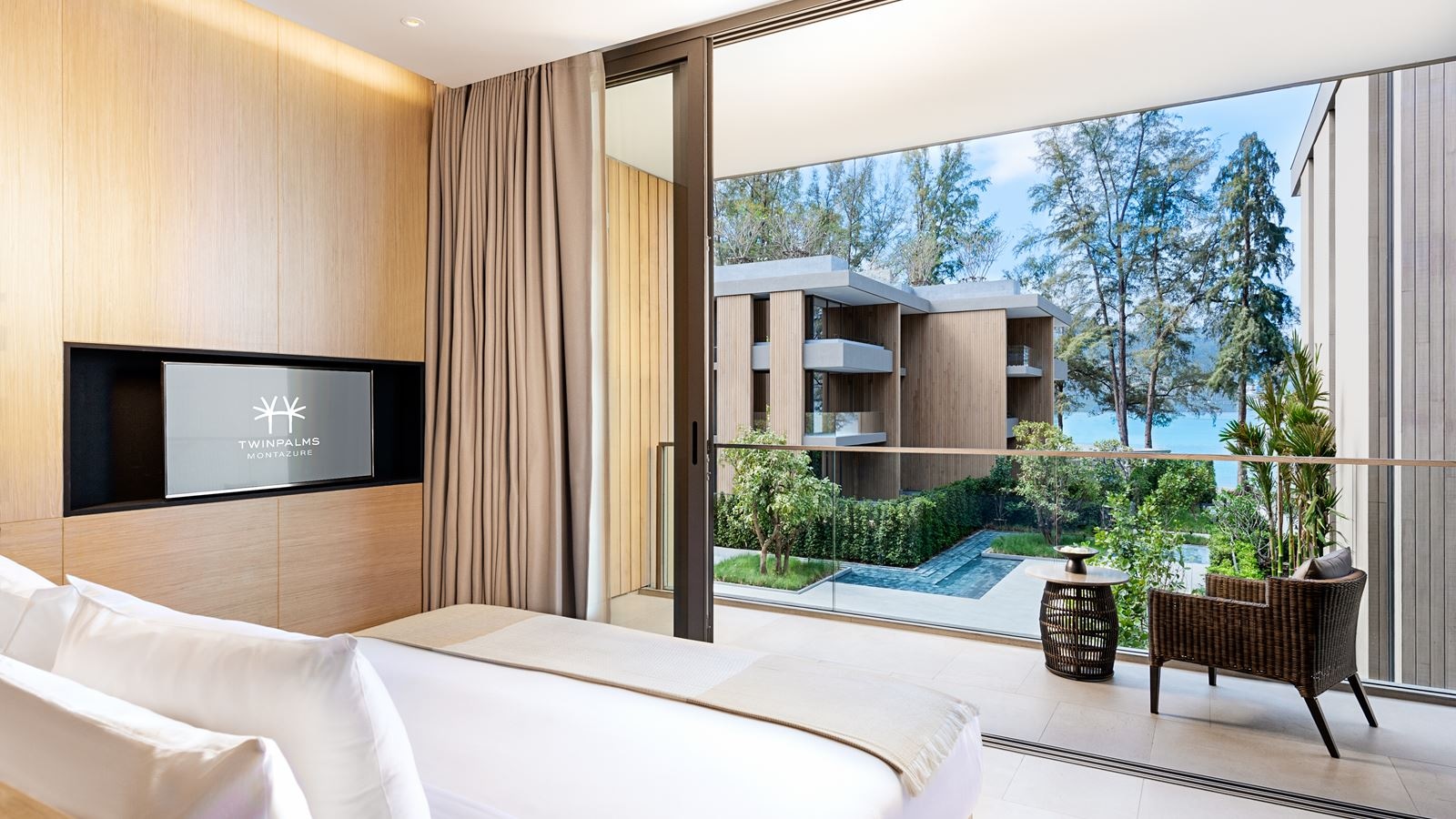 rooms-azure-sea-view-suite