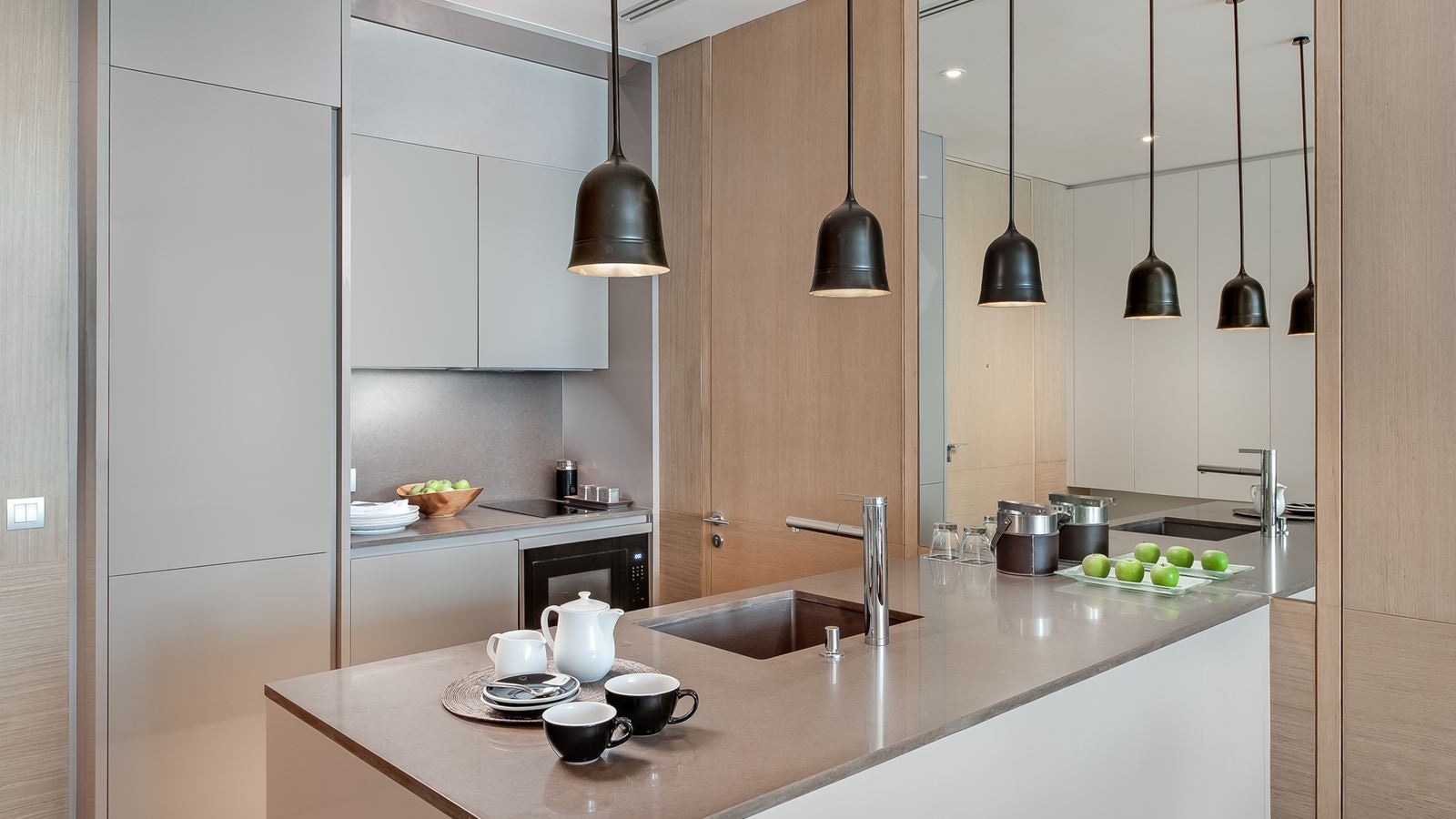 rooms-grand-azure-sea-view-pool-suite