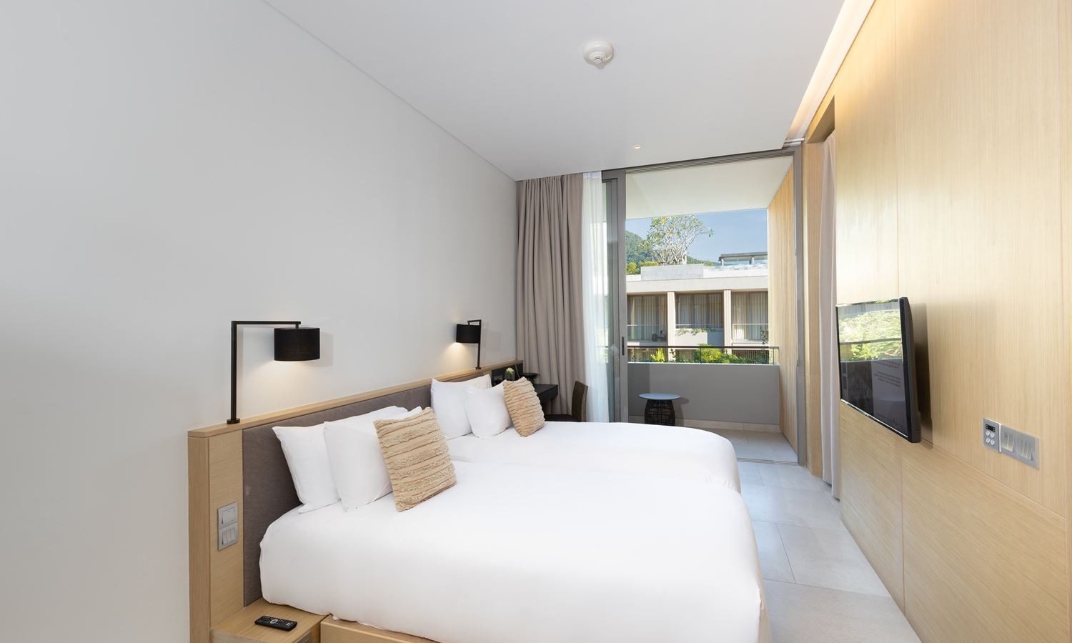 rooms-azure-pool-penthouse-2bedroom