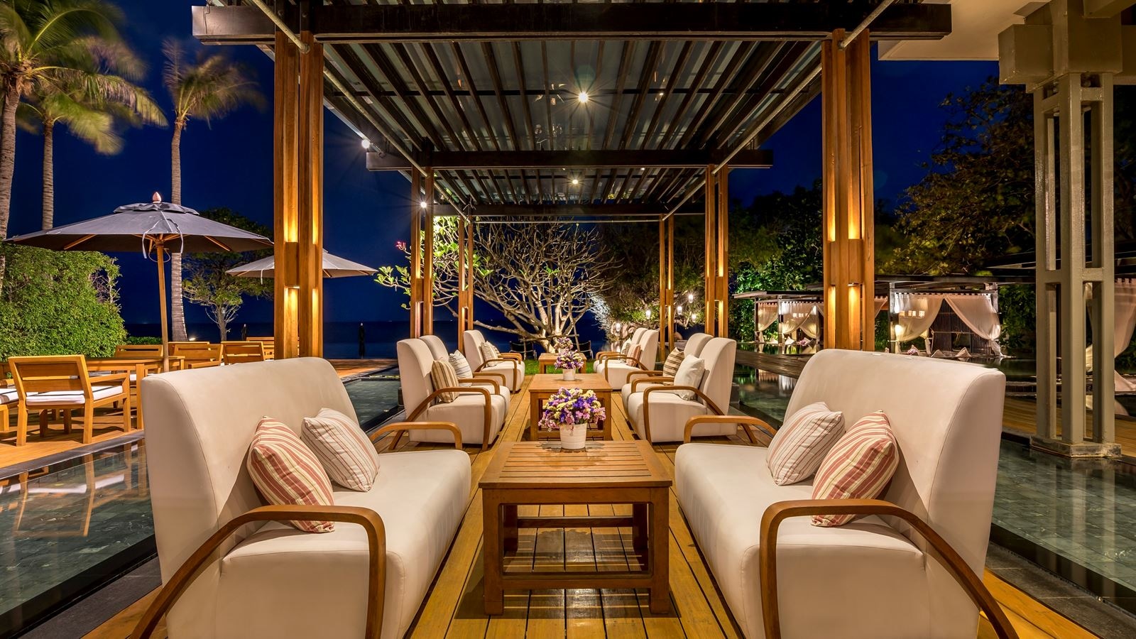 restaurants-la-vie-luxury-coffee--tea-lounge