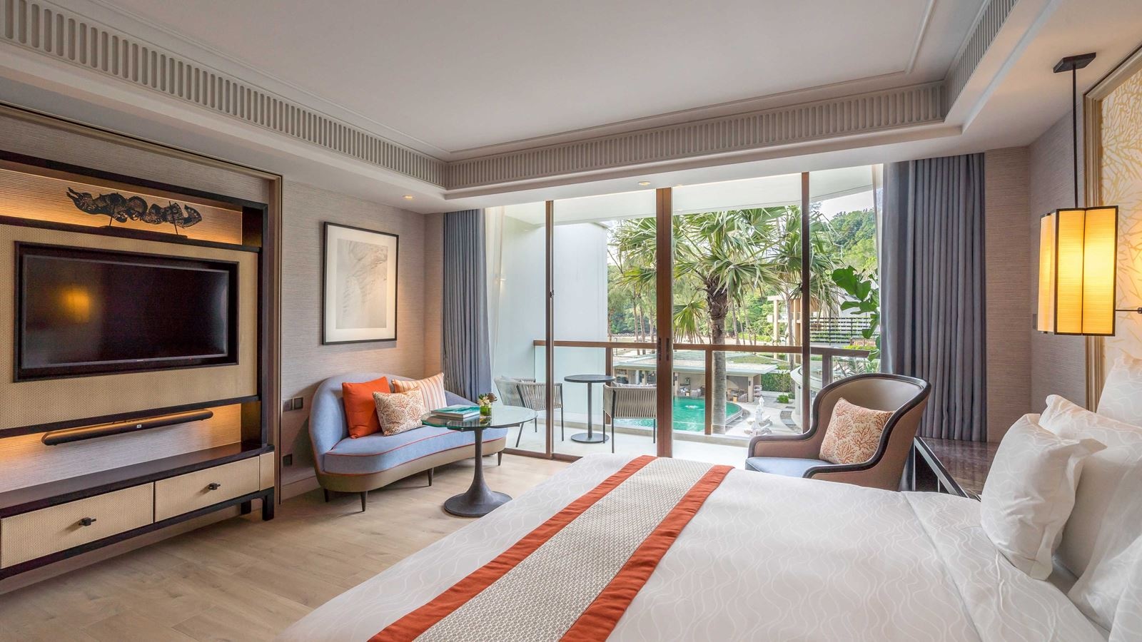 rooms-premium-club-lounge-access-pool-view