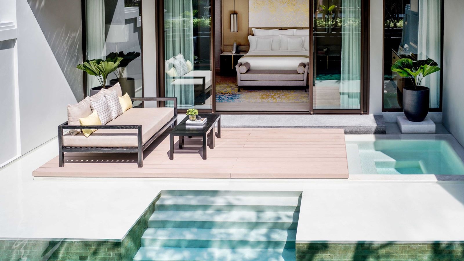 rooms-lagoon-villa-club-lounge-access