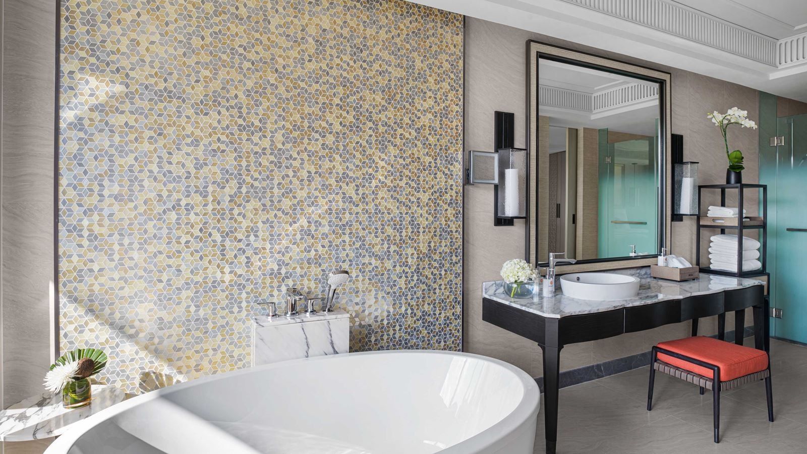 rooms-classic-pool-view-room