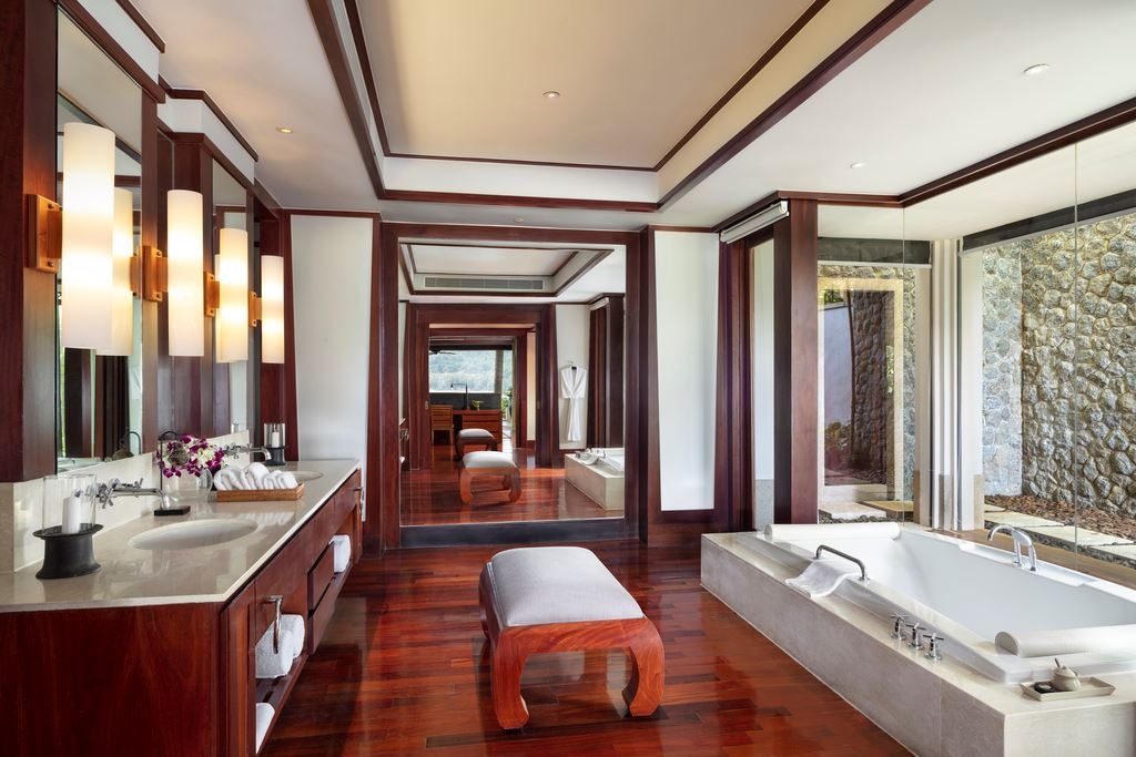 rooms-4-bedroom-pool-suite