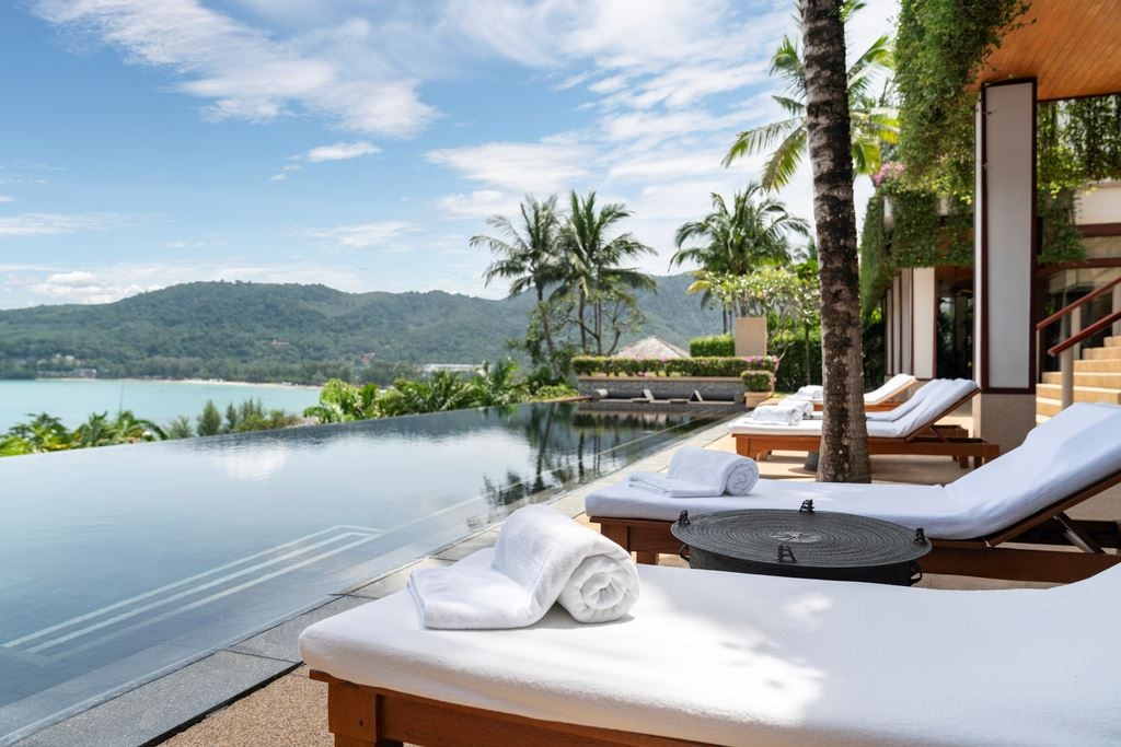 rooms-6-bedroom-pool-villas