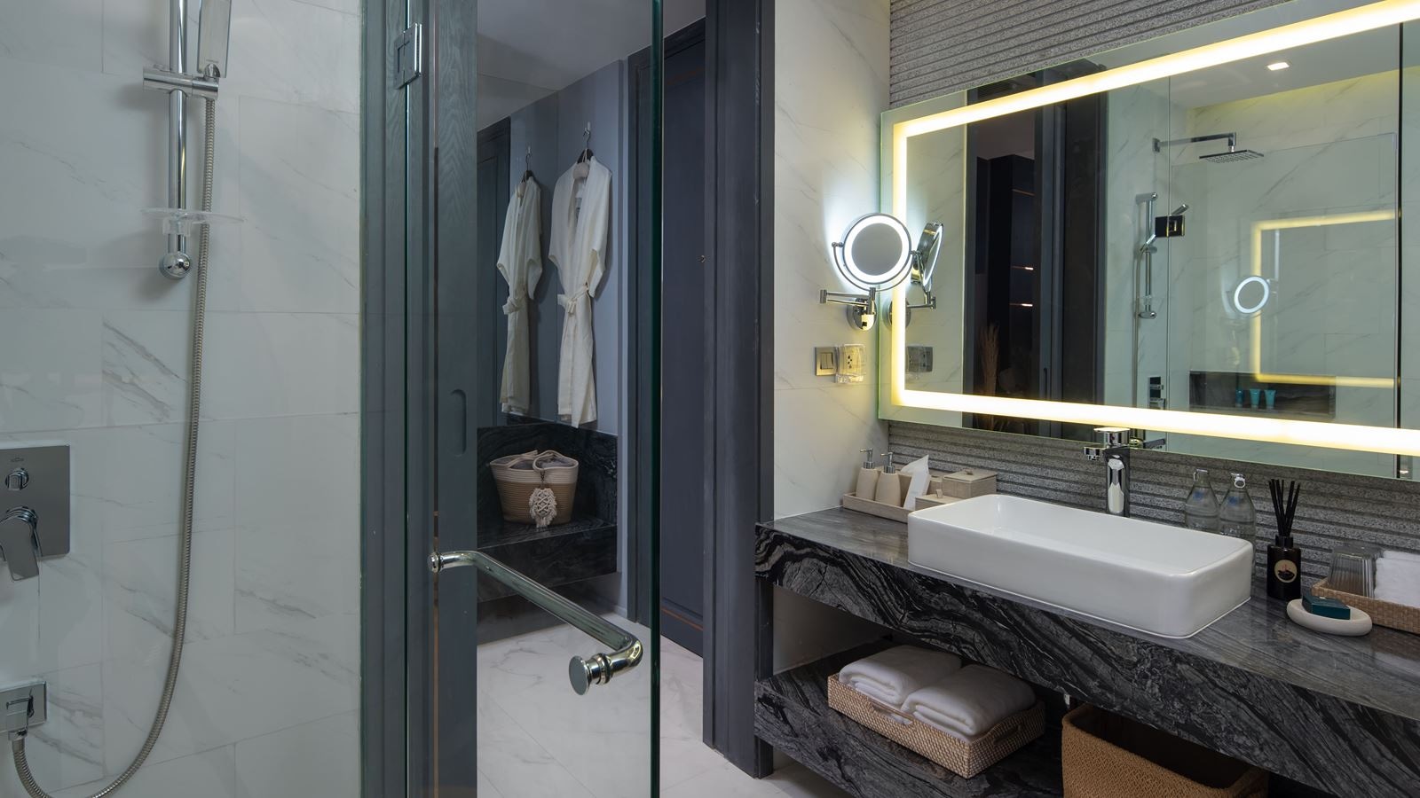 rooms-deluxe-lagoon-view