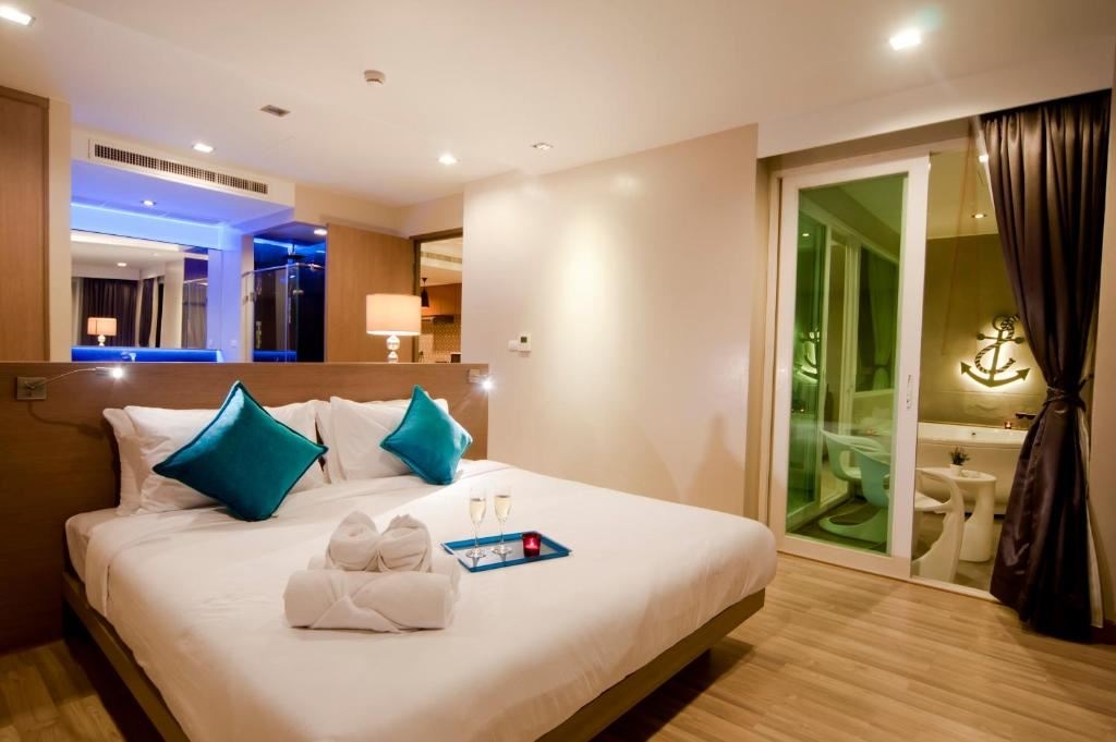 rooms-two-bedrooms-jacuzzi-suite