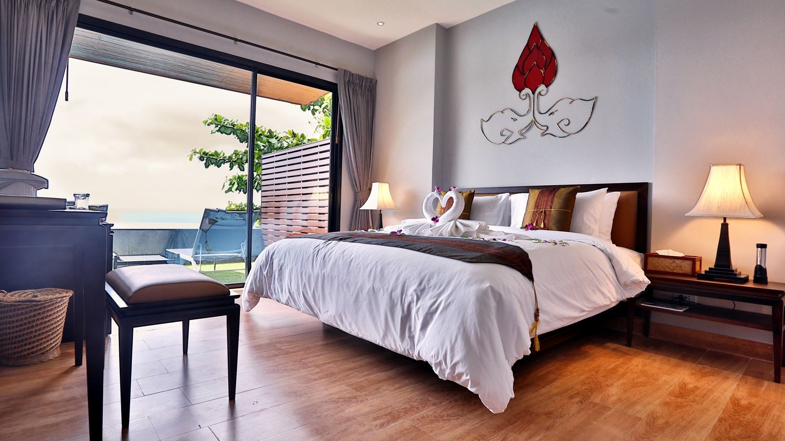 rooms-family-with-pool-access-2-bedroom-suite