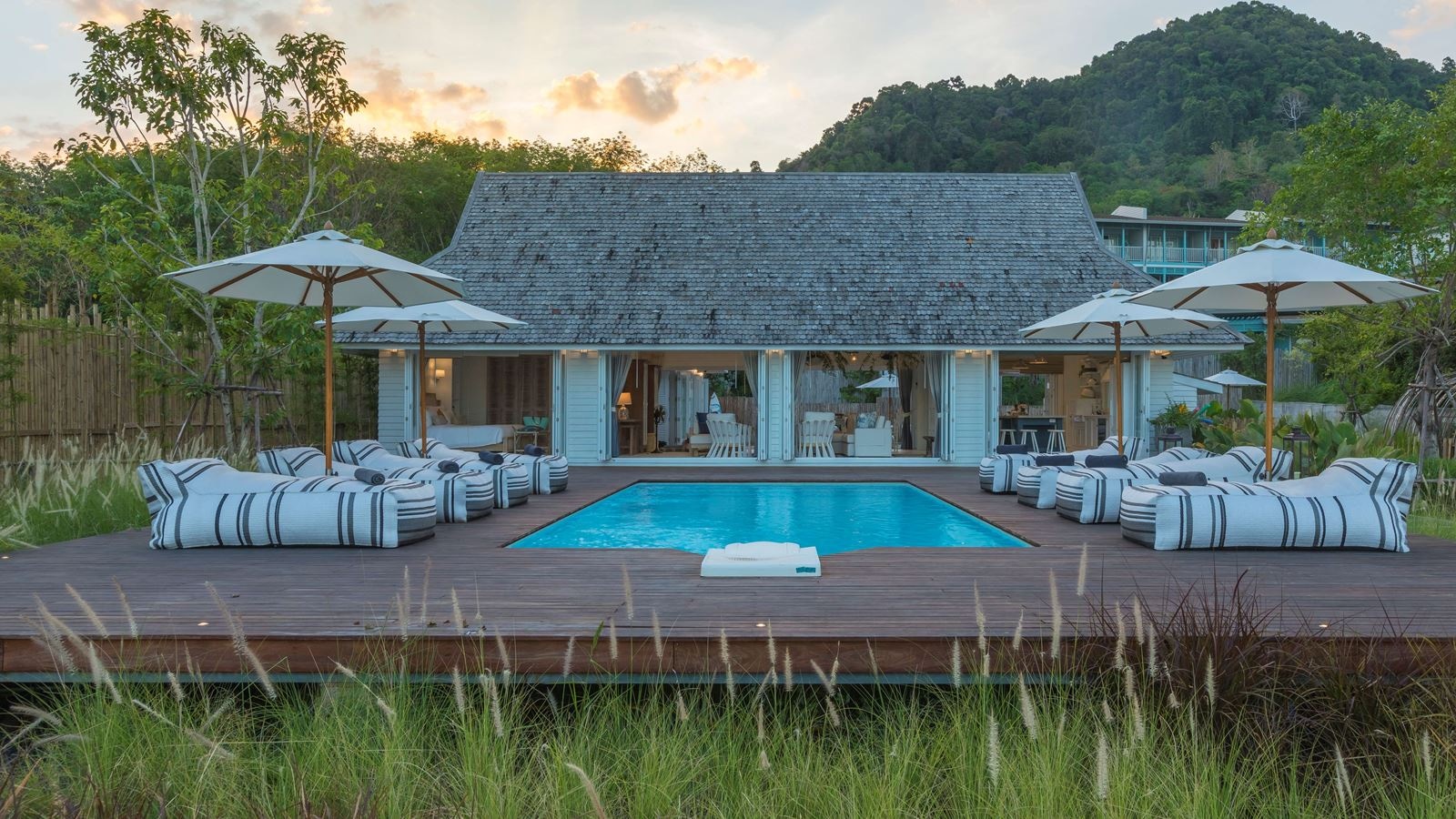 rooms-baan-yu-yen-two-bedroom-villa