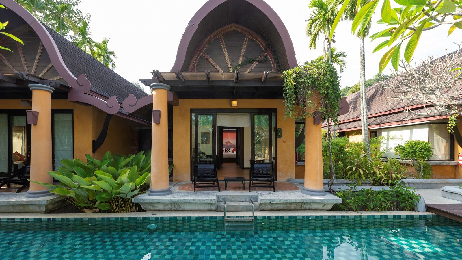 rooms-pool-access-villa