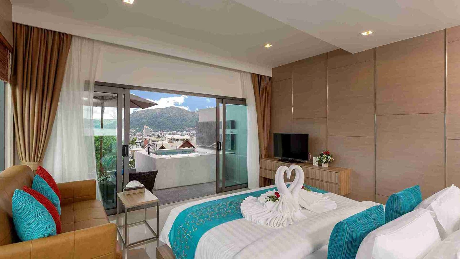rooms-premier-suite-jacuzzi-seaview