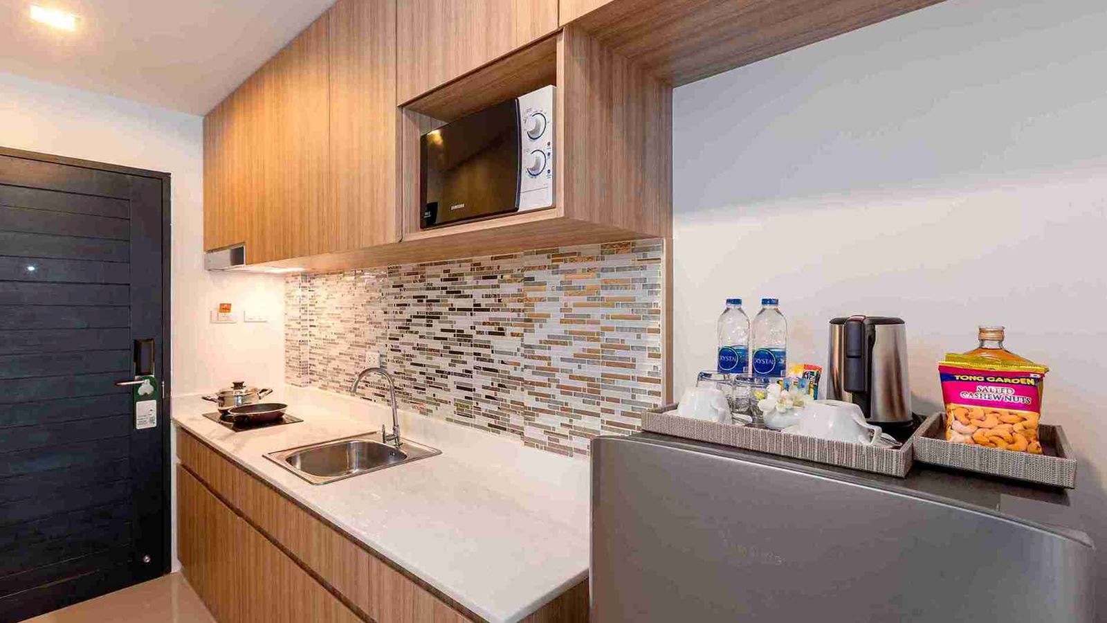 rooms-premier-suite-jacuzzi-seaview