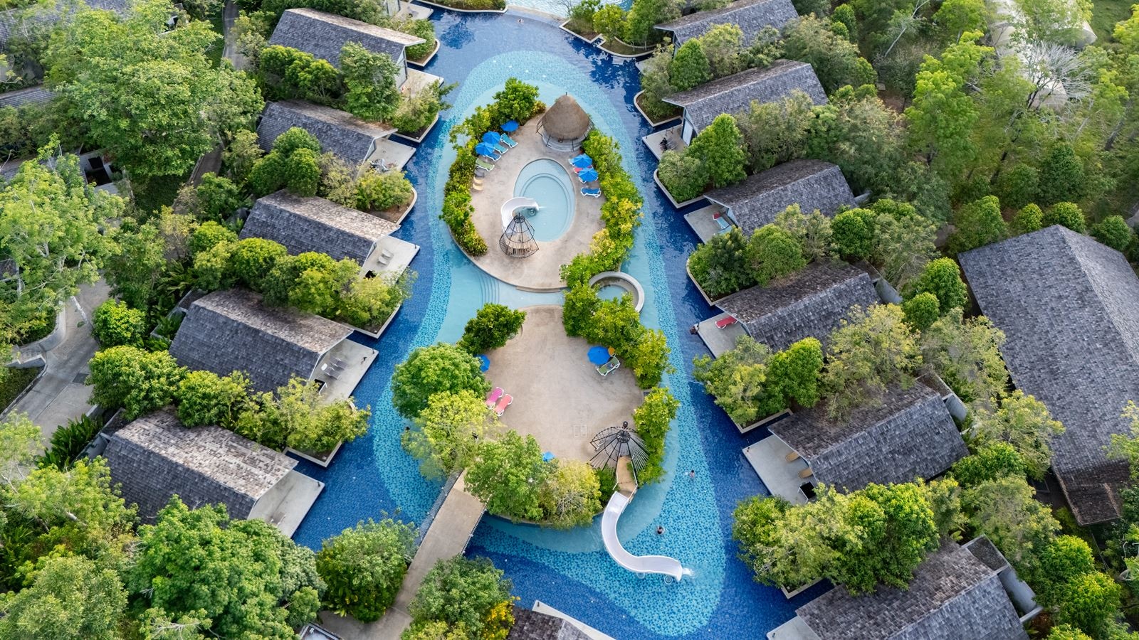 rooms-deluxe-pool-access-room