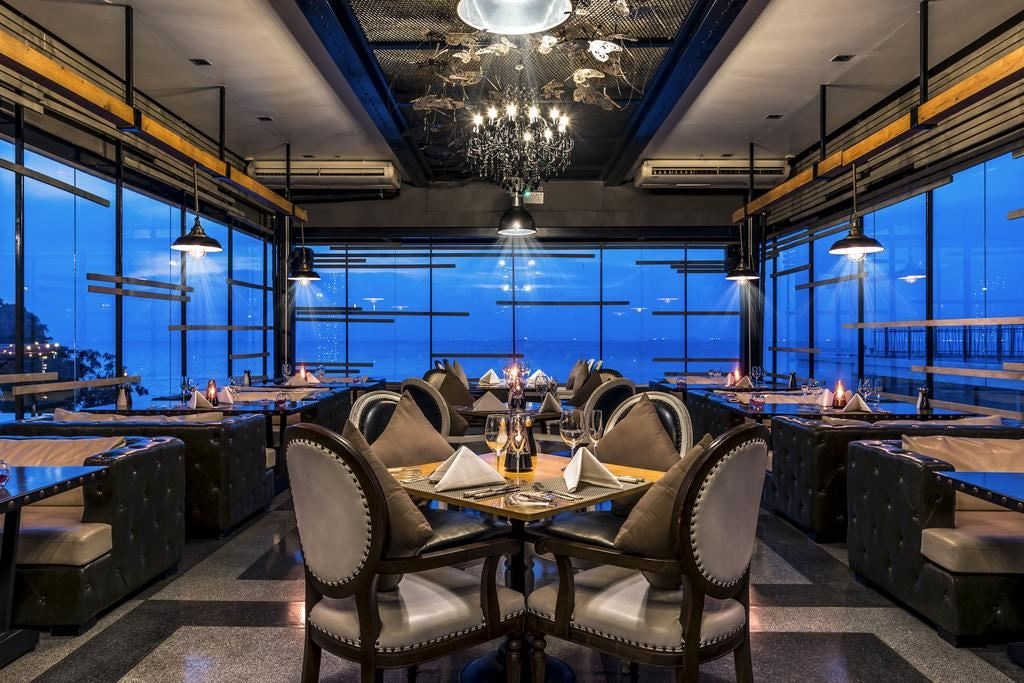 restaurants-brezze-beach-restaurant