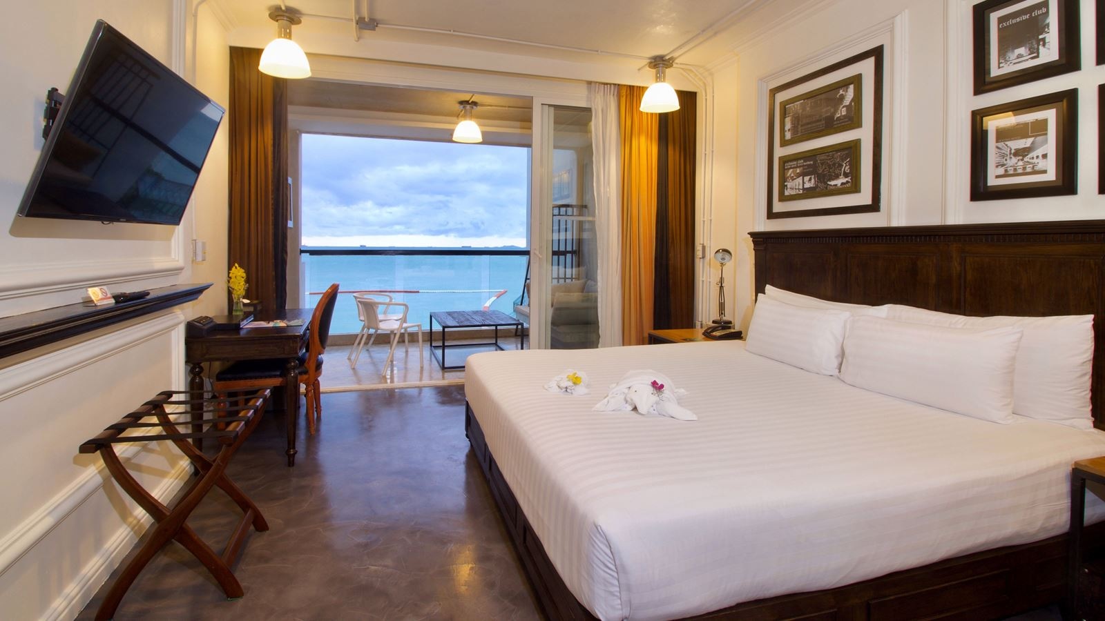 rooms-deluxe-ocean-view