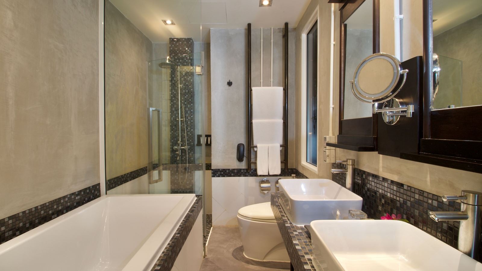 rooms-premium-pool-access