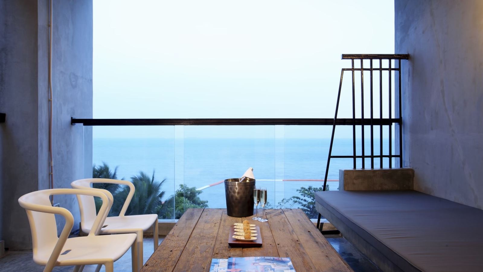 rooms-deluxe-ocean-view