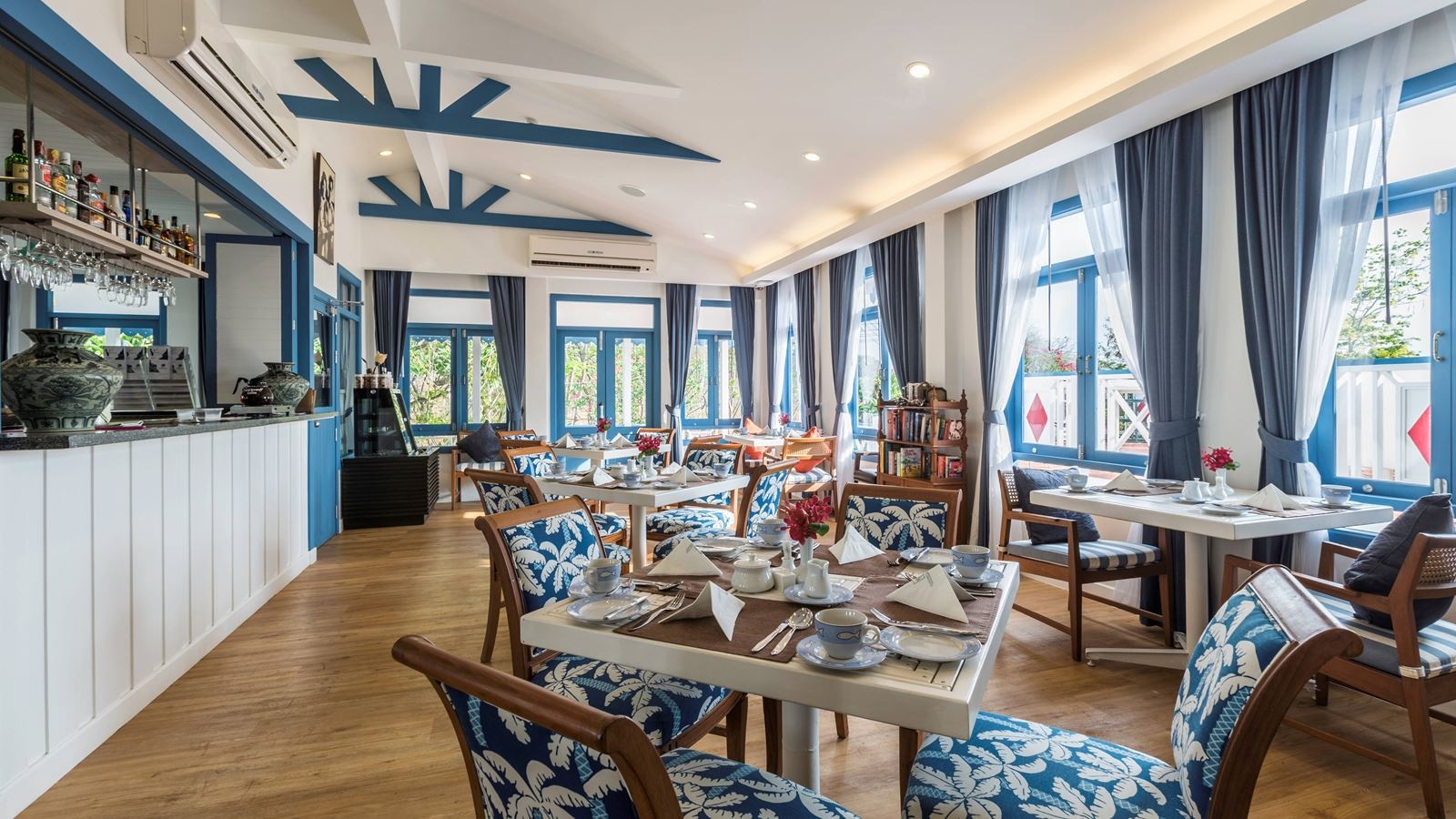 restaurants-the-verandah-restaurant