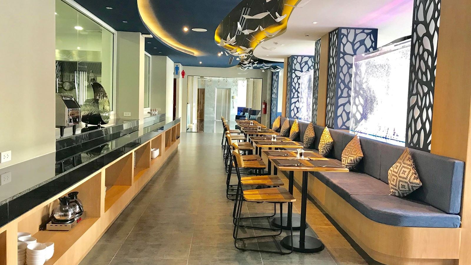 restaurants-rainbow-bubble-restaurant