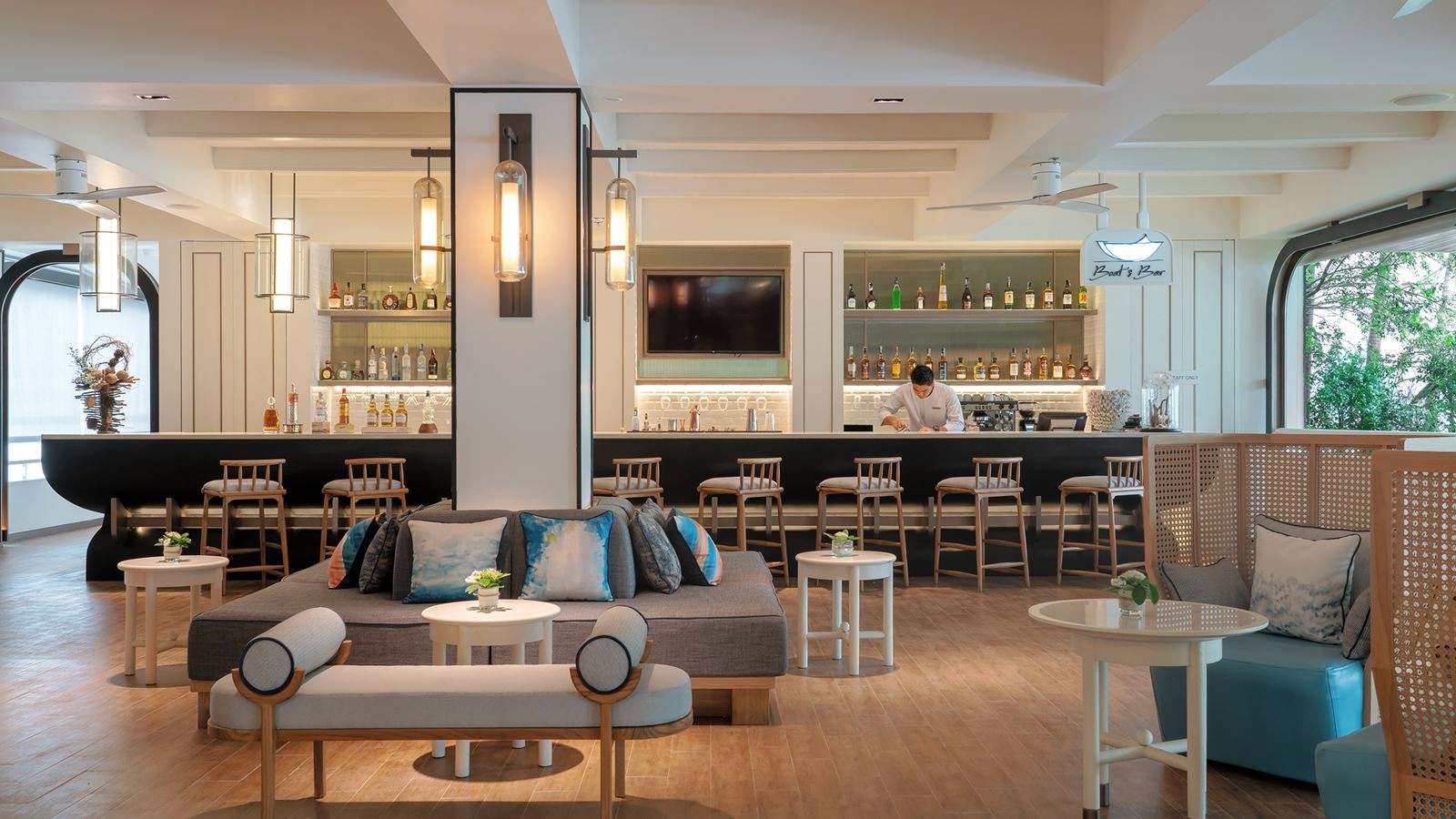 restaurants-boats-bar