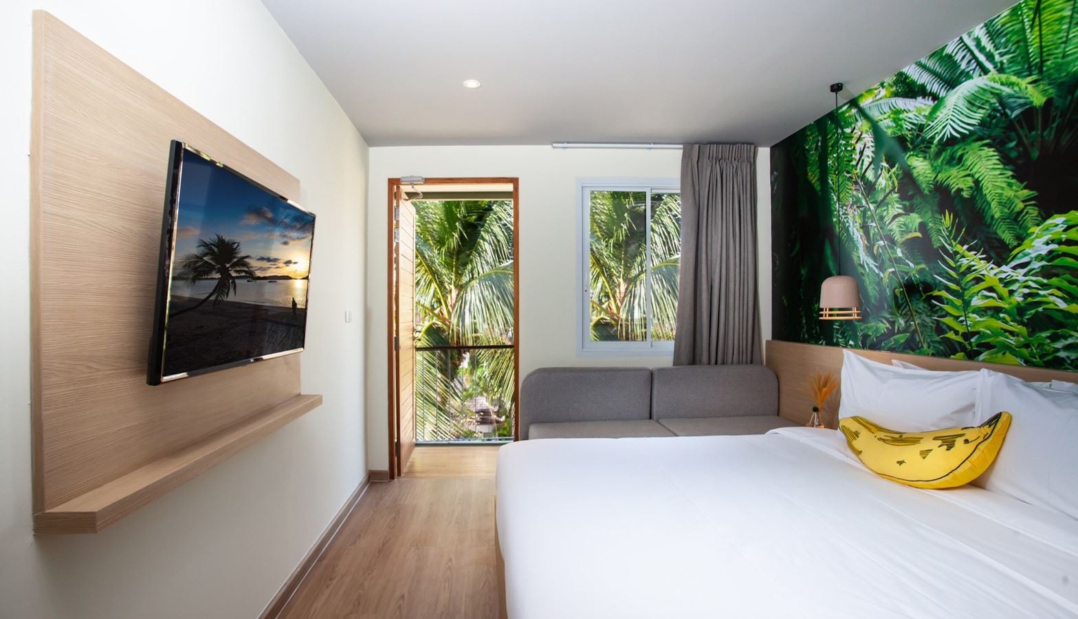 rooms-deluxe-balcony