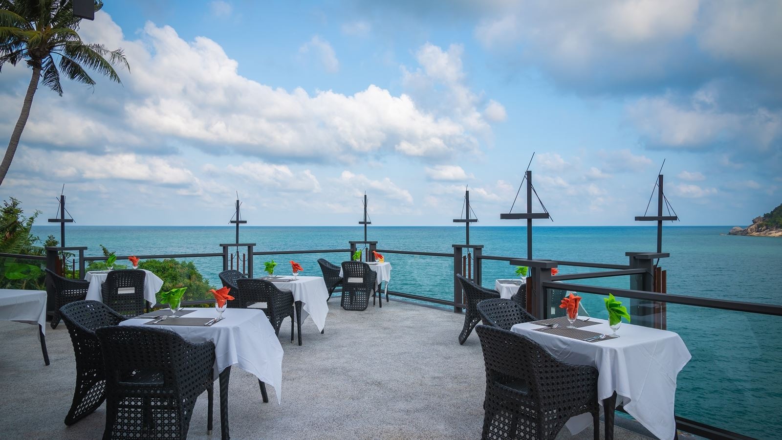 restaurants-the-pool-deck
