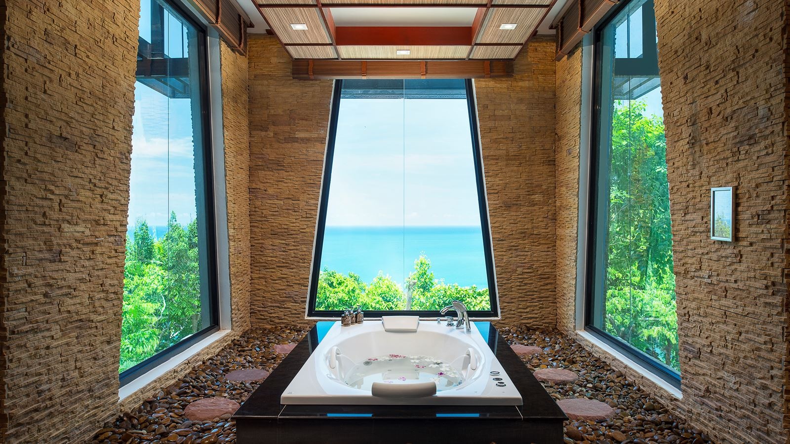 rooms-family-jacuzzi-grande