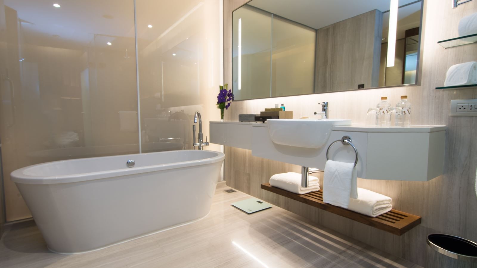 rooms-deluxe-club-room