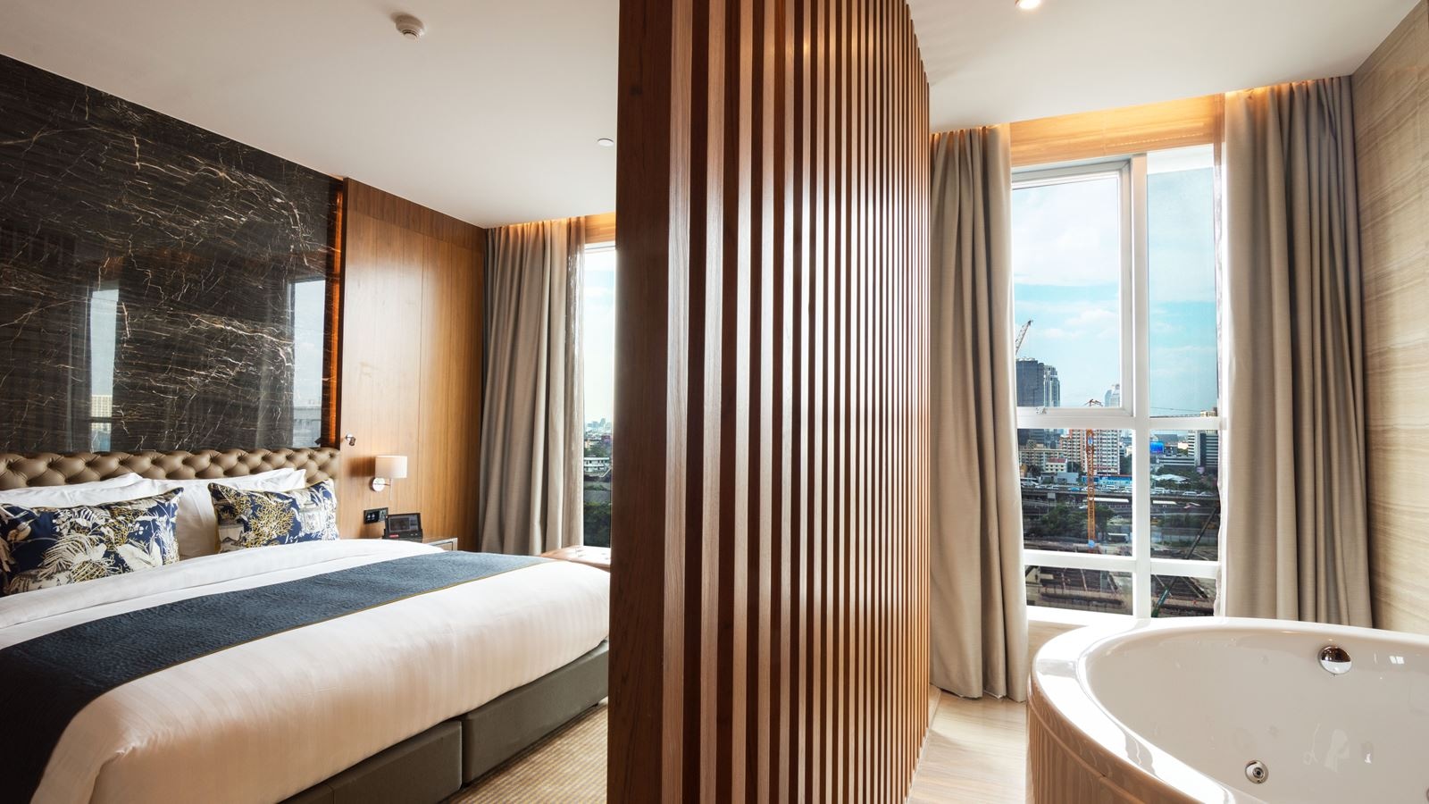 rooms-premium-suite-room