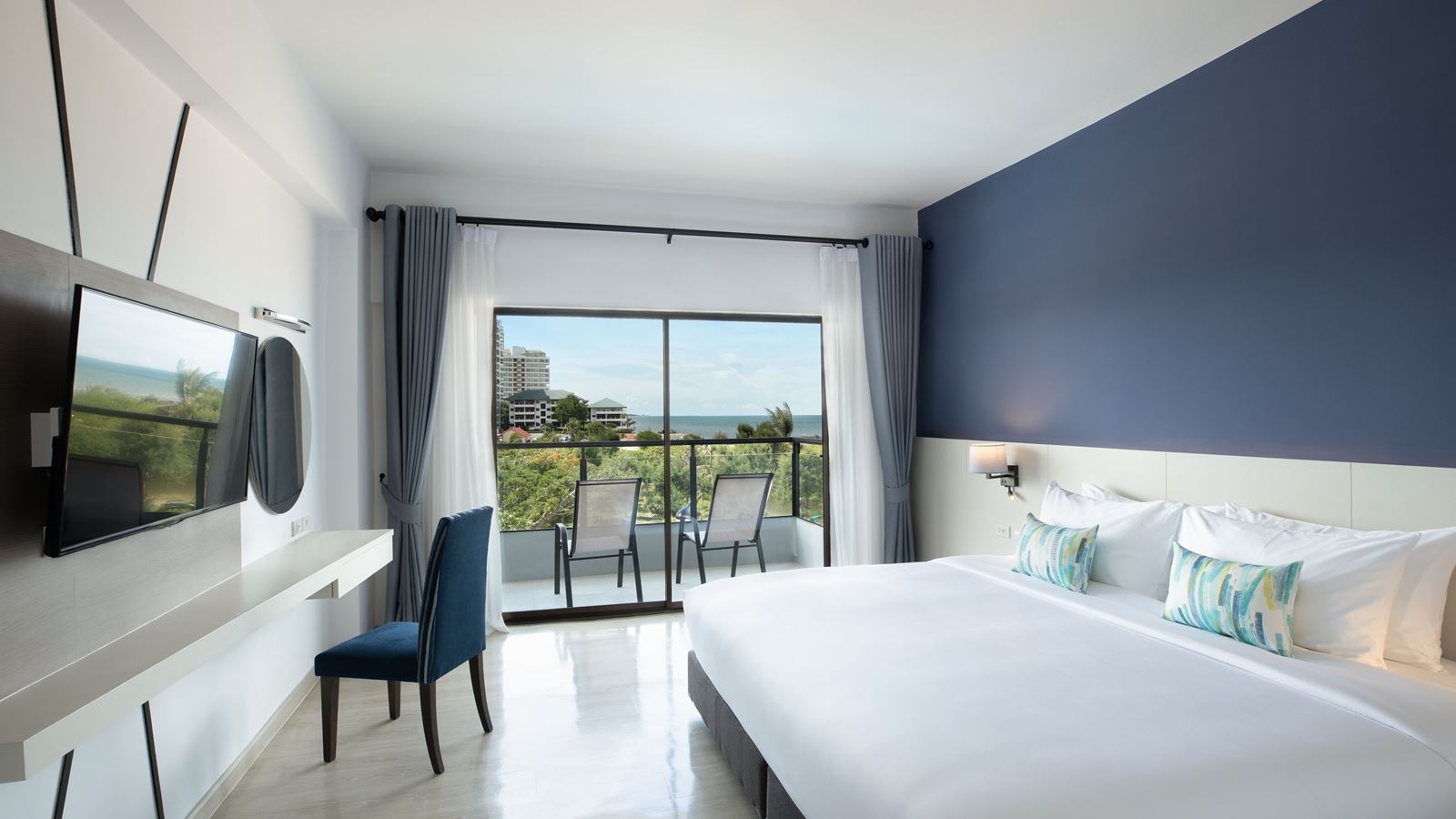 rooms-deluxe-ocean-view-room