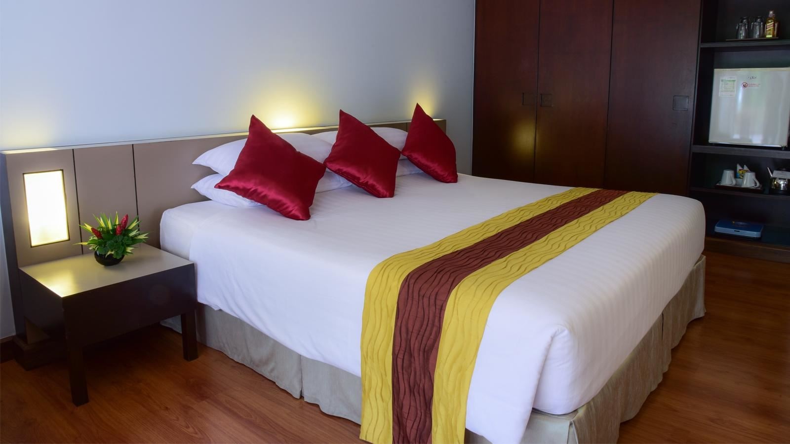 rooms-premium-deluxe-room